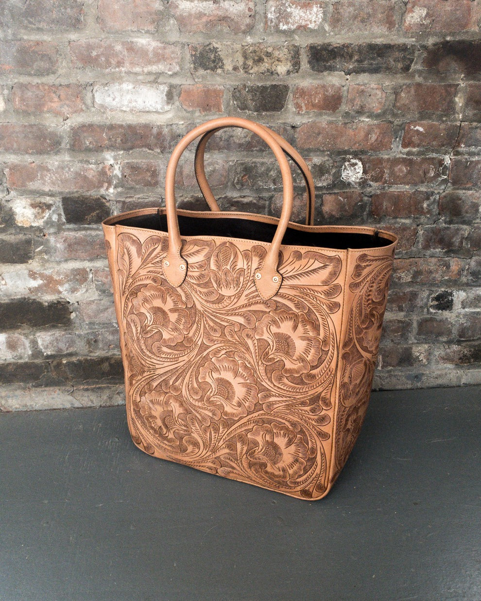 【WYTHE】Cognac Western Tooled Leather Bag 干邑色西部純手工雕花真皮提袋 中號